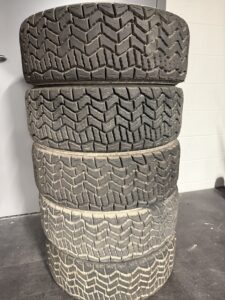 M: Pirelli kruusarehvid 205/65/15 AT6
